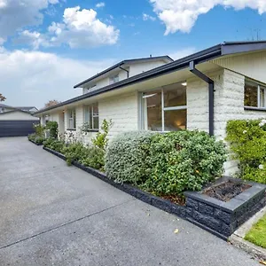  招待所 The Airport House 新西兰